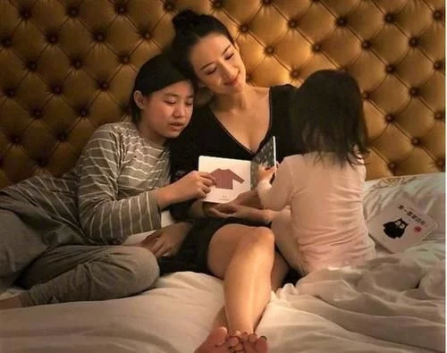 周杰伦女儿最新消息,周杰伦女儿最新消息，揭开神秘面纱，窥探小小周的世界